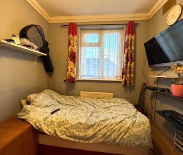 2 bedroom property to rent - Photo 3