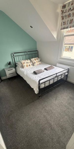 1 bedroom in a house share to rent - Photo 1