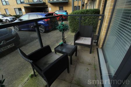 1 bedroom flat to rent - Photo 5