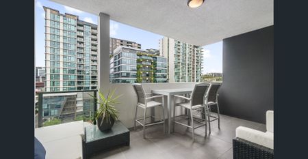 Fully Furnished Apartment - Only 1 minute walk to Gasworks - Photo 4