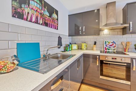 Studio Flat, Holcombe House, BN2 - Photo 5