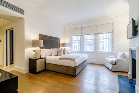 3 bedroom conversion flat with 1 reception and 3 bathrooms in Mayfair, W1K - Photo 4