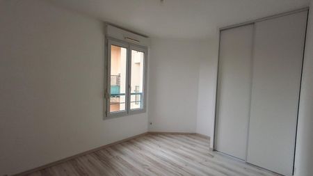 Location Appartement 4 pièces 90m² FRANCHEVILLE 69340 - Photo 4