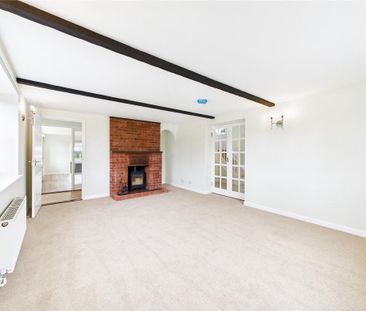 3 bedroom detached house to rent - Photo 3