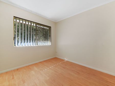 Modern unit in unbeatable location! - Photo 4