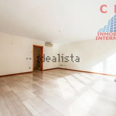 Alquiler de chalet adosado en Salvador - Photo 1