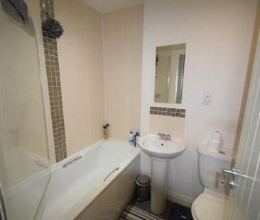 2 bedroom terraced house to rent - Photo 5
