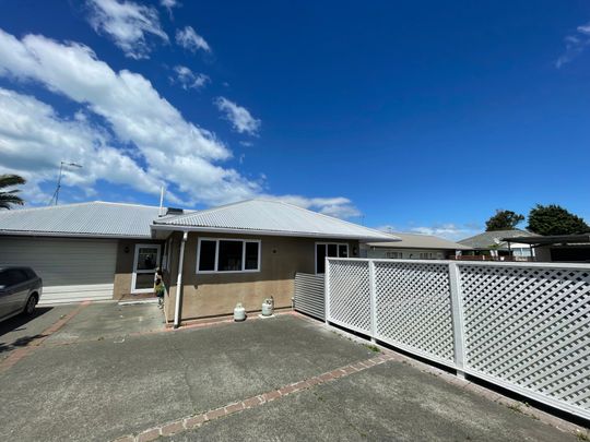 Charming 3-Bedroom Home in Onekawa - Photo 1