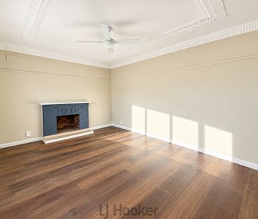 Freshly Updated Three Bedroom Home with Plenty to Offer - Photo 5