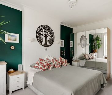 2 Bed Flat - Photo 1