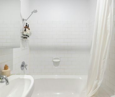 31 / 189 Phillip Street - Photo 2