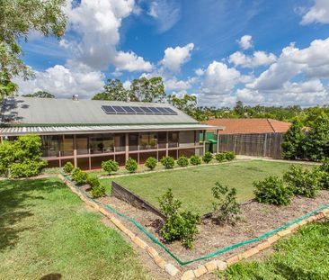 Spacious Family Home! - Photo 2