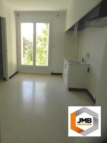 Location Appartement 2 pièces 56m² MILLAU 12100 - Photo 4