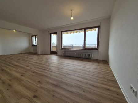 4,5 Zimmerwohnung inkl. TG-Platz mit grandiosem Blick auf den Oberen See u. die Altstadt Böblingens - Photo 4