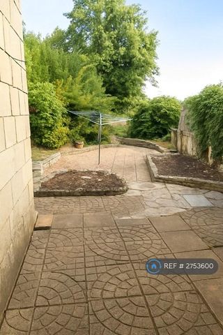 8 bedroom semi-detached house to rent - Photo 5