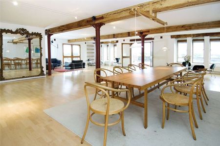 A stunning 2 bed 2 bath available now unfurnished. - Photo 3