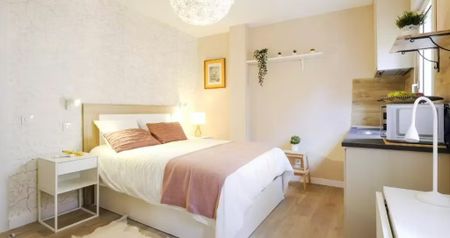 Calle de Rosa de Silva, Madrid, Community of Madrid 28020 - Photo 4