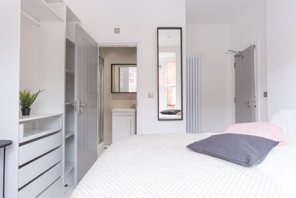 6 bedroom house to rent - Photo 1