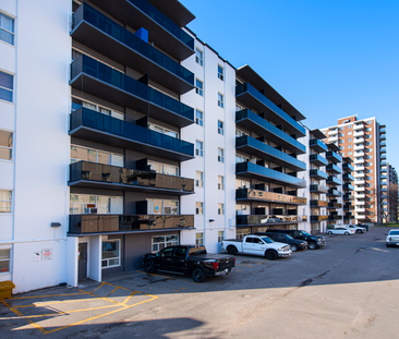 100 Cosburn Ave - Photo 3 | Rentumo