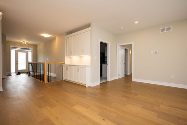 For Lease - 3580 Canfield Crescent, Fort Erie, Ontario - Photo 1