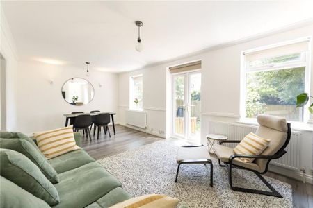 4 bedroom semi-detached house to rent - Photo 3