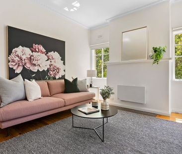 Timeless Grace in Botanic Gardens Precinct! - Photo 3