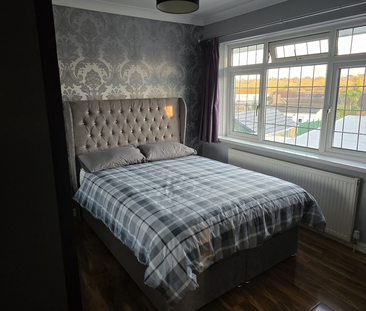 1 bedroom in a house share to rent - Photo 2