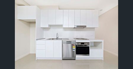 Light Filled Apartment - Photo 2