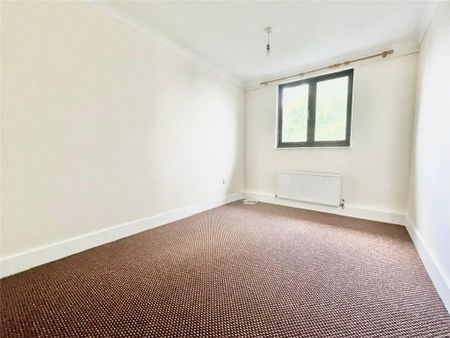 Summerwood Road, Isleworth, TW7 7QH - Photo 4