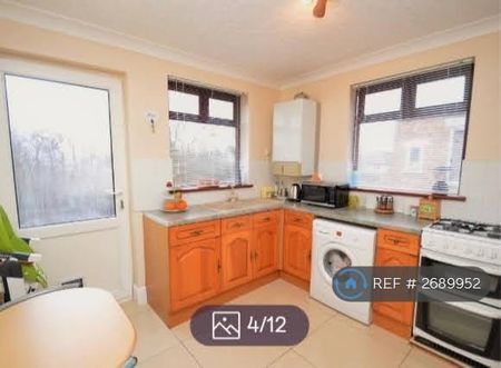 2 bedroom maisonette to rent - Photo 4