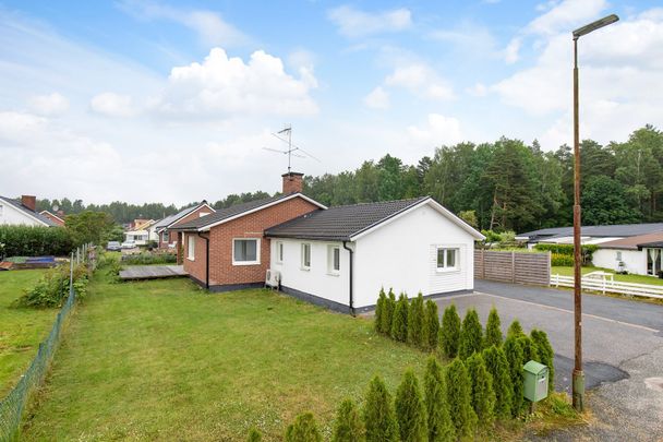 Fågelbärsgatan, Örebro - Foto 1