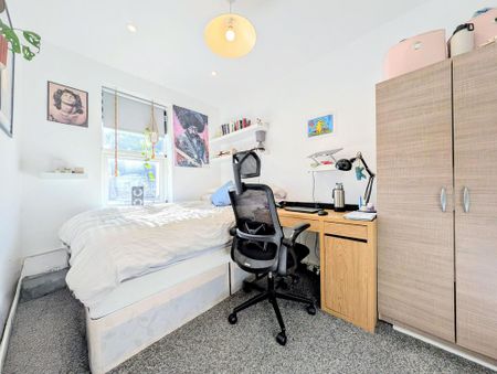 4 bedroom terraced house to rent - Photo 4