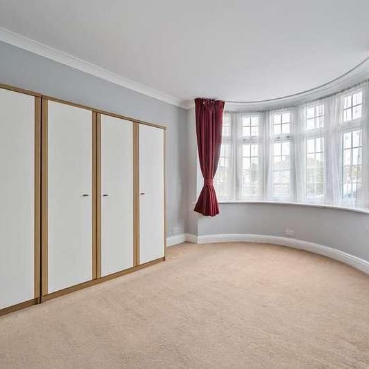 Edgware, Harrow, HA8 - Photo 1