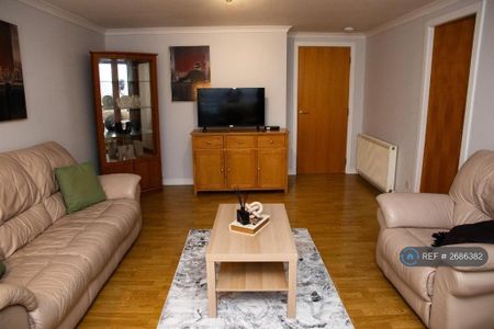 2 bedroom flat to rent - Photo 5