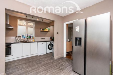 3 bedroom semi-detached house to rent - Photo 3