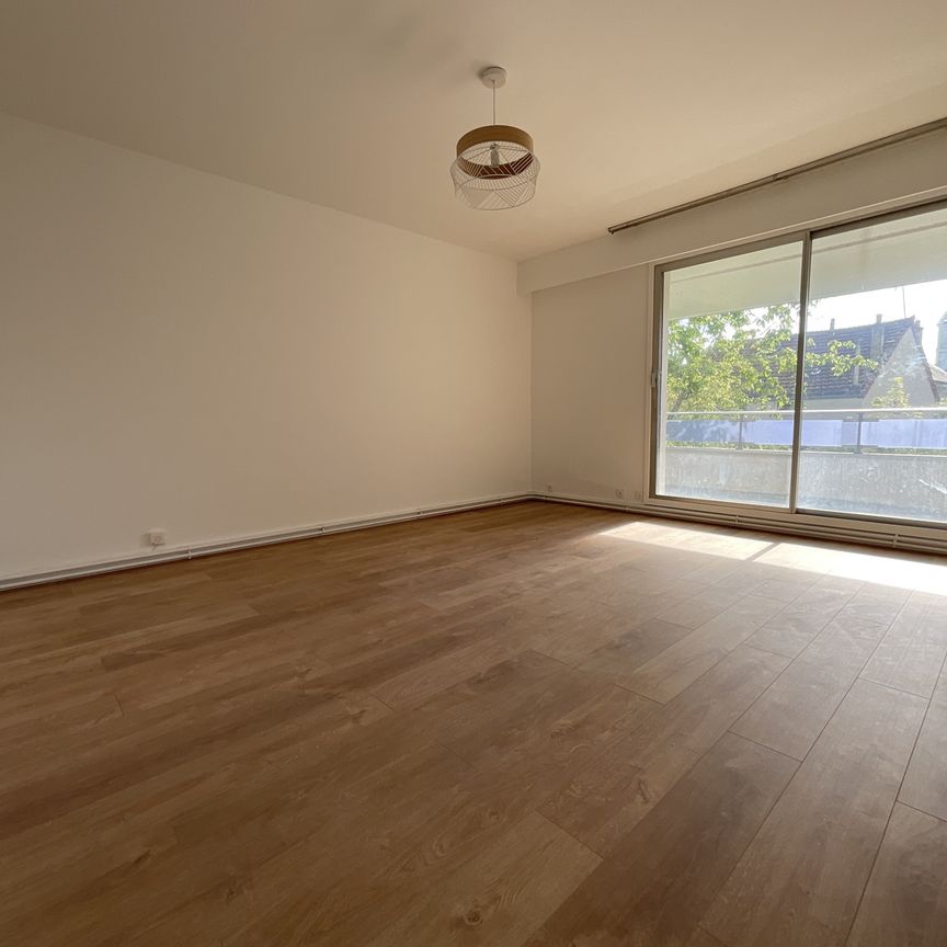 A LOUER - Rue des Poulies - T3 de 70m² avec Terrasse, parking et cave. - Photo 1