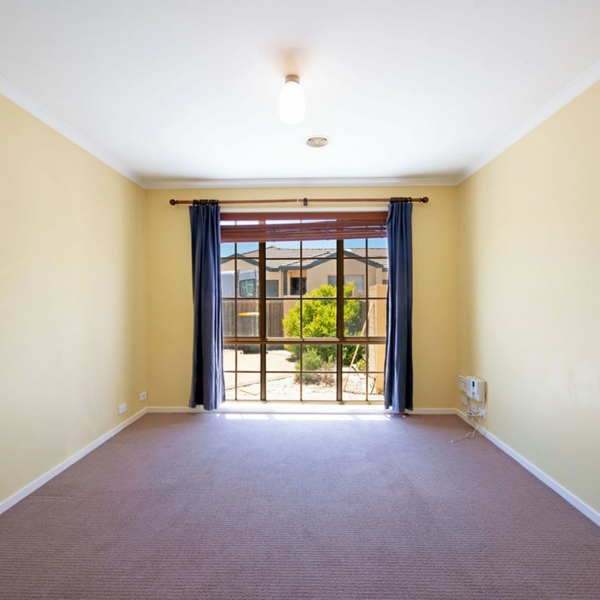Single Level 3 Bedroom Townhouse - Photo 1
