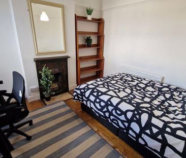 5 bedroom terraced house to rent - Photo 3