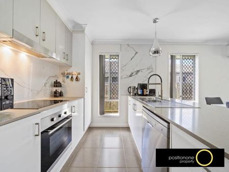 Ready to Move in Before Christmas! All bedrooms with Air Conditioning! - Photo 2