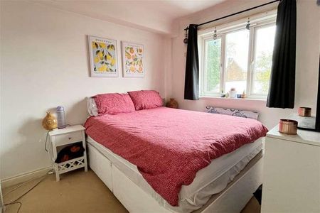 Bassett, SO16 - Photo 3