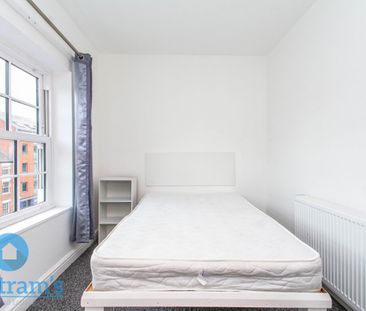 5 bed Apartment for Rent - Photo 4