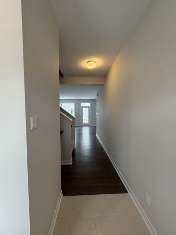 For Lease - 215 Ryan Reynolds Way, Orleans - Convent Glen and Area, Ontario - Photo 3