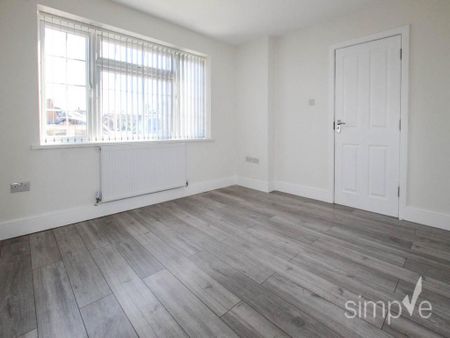 2 bedroom ground floor flat to rent - Photo 4