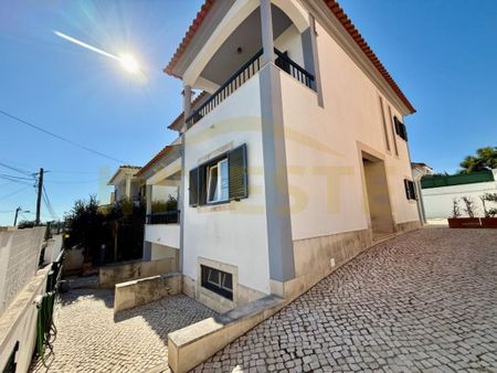 4 room luxury House for rent in Bairro da Martinha (Estoril), Cascais e Estoril, Cascais, Lisbon - Photo 2