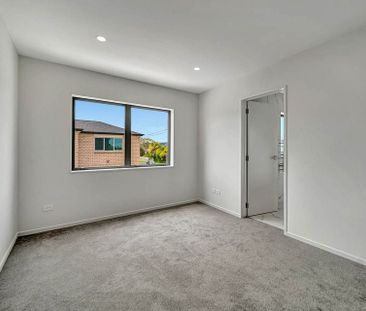 Brand New 4 Bedroom in Ellerslie - Photo 6