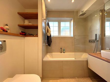 4 bedroom semi-detached house to rent - Photo 3