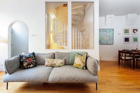 3 bedroom mews to rent - Photo 3