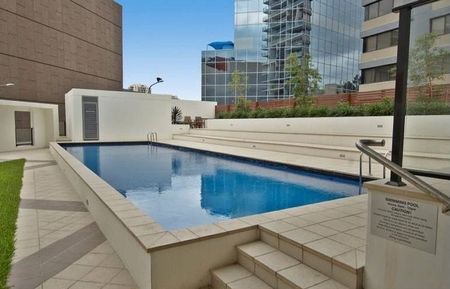 PRIME LOCATION EASY ACCESS TO EVERYWHERE - SHORT WALK TO WESTFIELD - Photo 5