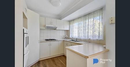 "Neat & Family Ready" - Photo 4