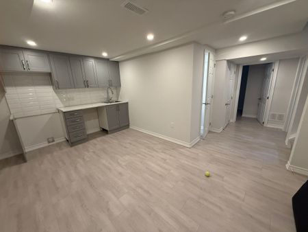 For Lease - 33 Lacewood Crescent, Brampton, Ontario - Photo 3